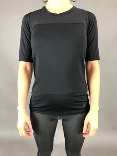 Top  NIKE PRO